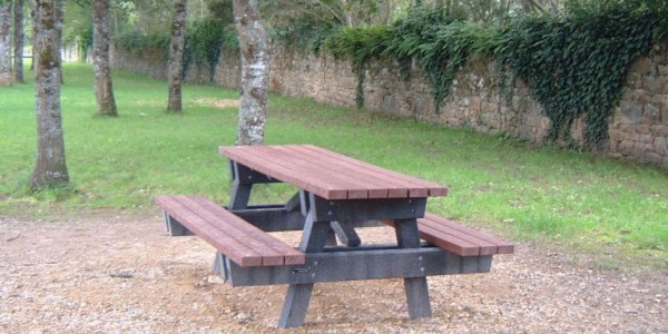 table plastique recyclé