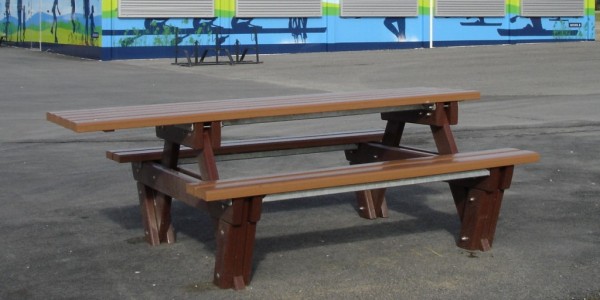 table plastique recyclé